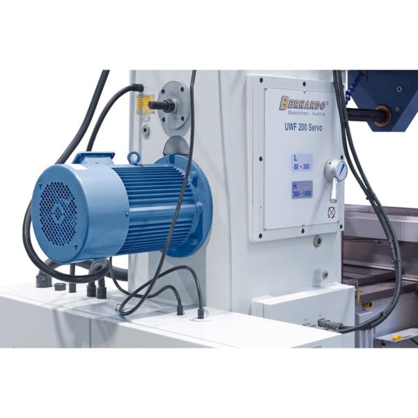Fresadora universal con accionamiento de servomotor UWF 200 Servo - Imagen 17