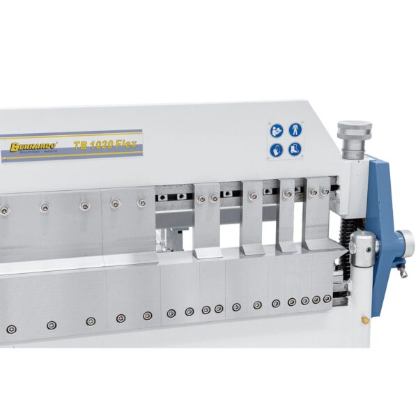 Plegadora de chapa con cuchilla superior, inferior y de doblado TB 1020 Flex - Imagen 11