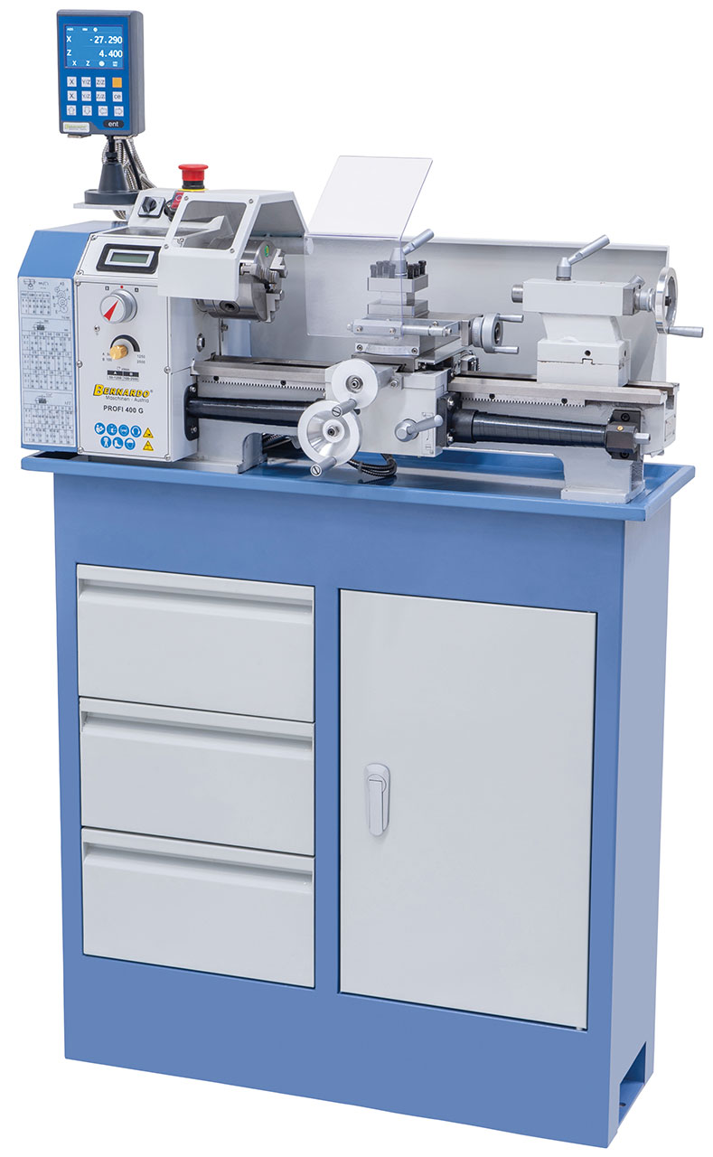Torno de sobremesa Profi 400 G / 230 V con visualizador de cotas DT 40, máquina mostrada parcialmente con accesorios opcionales (bancada Deluxe)