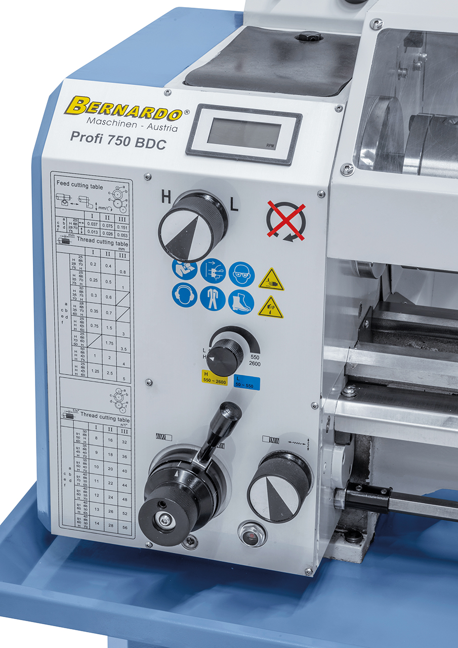 Regulación electrónica de velocidad sin escalonamiento con indicador digital del torno Profi 750 BDC